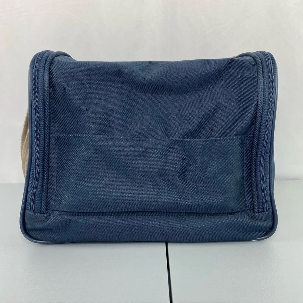 Protocol navy & tan medium sized overnight travel bag 14x8x8
